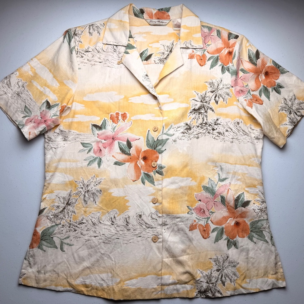 Vintage Tommy Bahama 100% silk women’s shirt with floral print size M